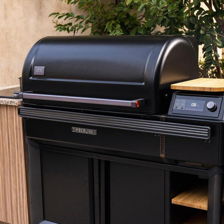 Grill-Afumatoare-TIMBERLINE-XL-INT-Traeger-TBB01RLGI-lifestyle2.jpeg