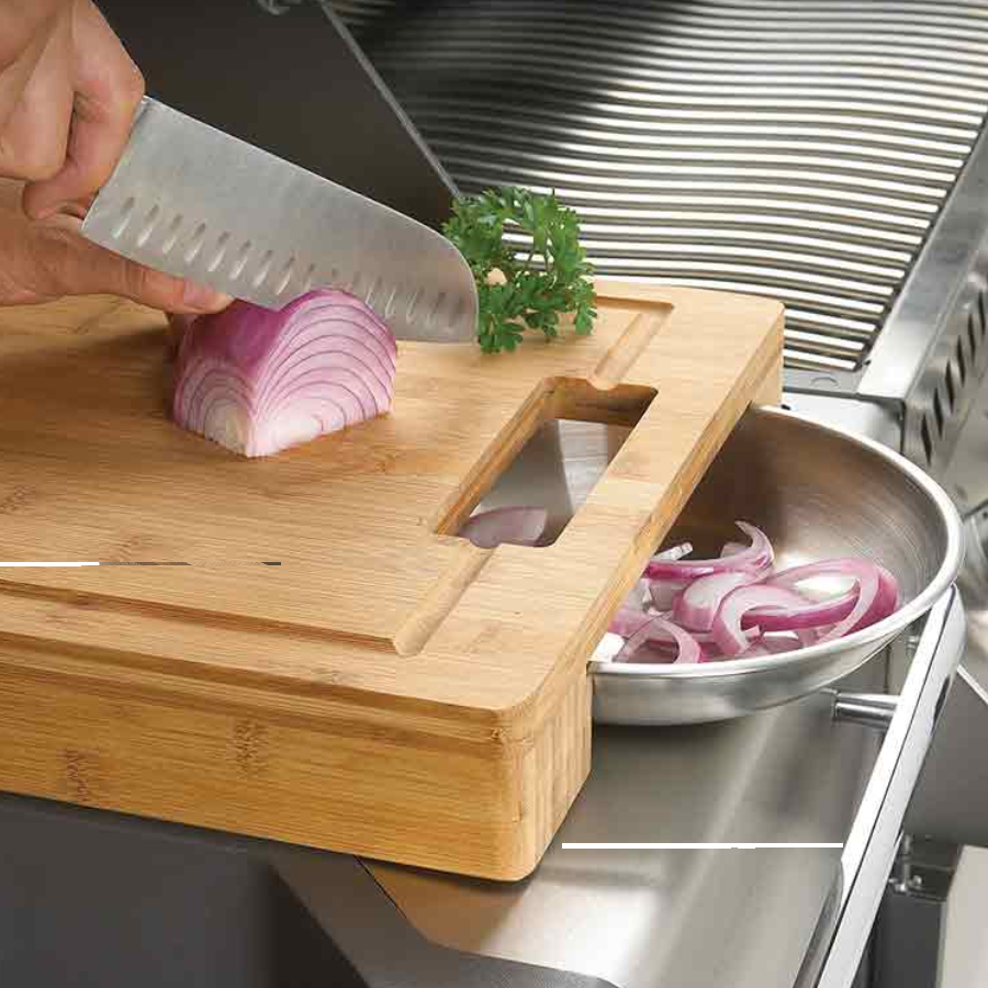 Tocator-cu-boluri-de-inox-Napoleon-pentru-gratar-70012-lifestyle1.png